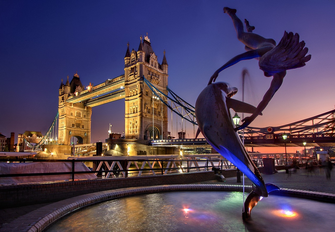 英国演员，璀璨星光下的艺术传奇之旅