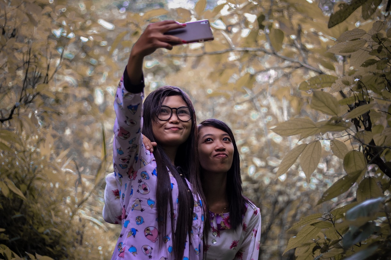 洪战辉妹妹青春写真，时代见证的绽放美丽