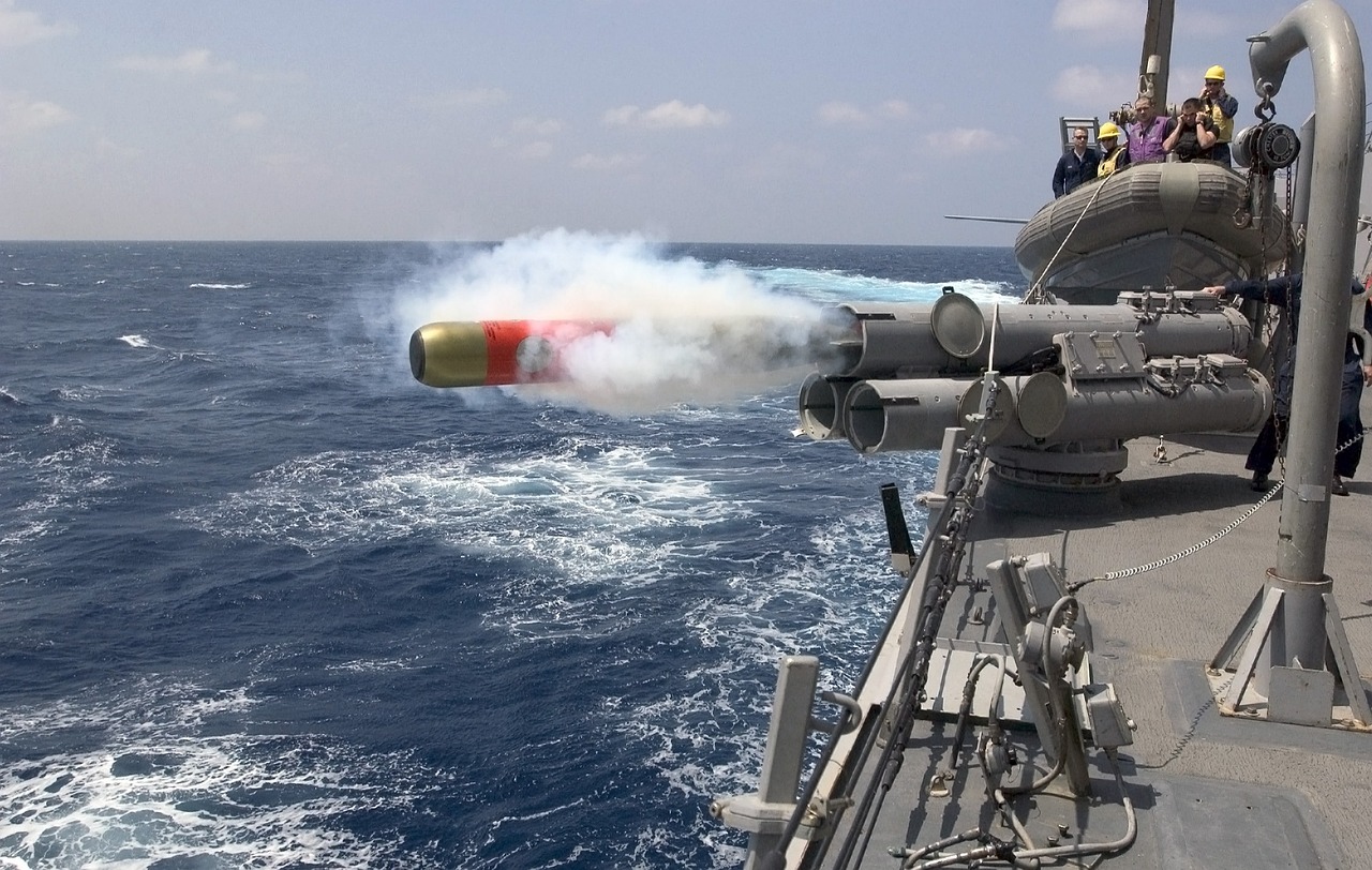 中国激光武器最新进展引领全球军事技术革新潮流