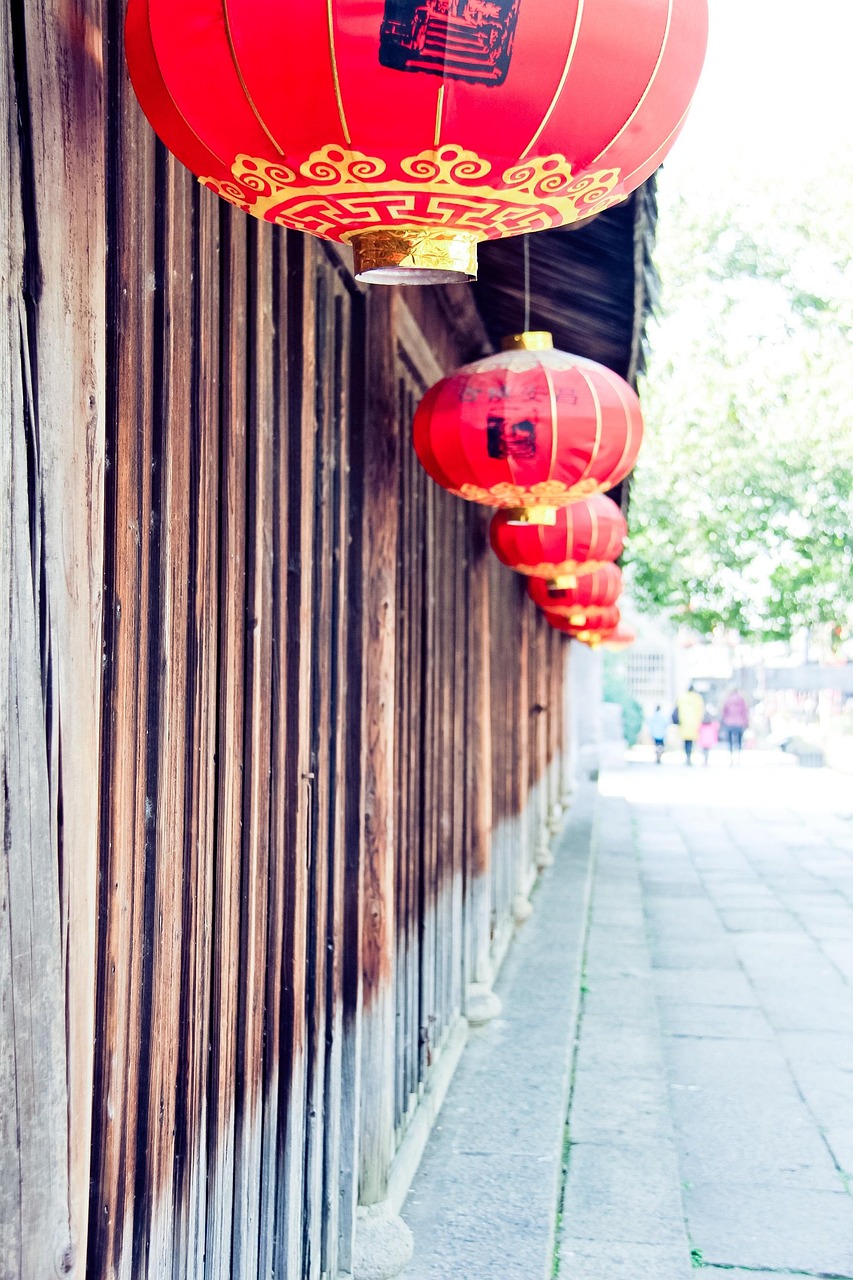 新春佳节，传统与现代共融的喜庆氛围