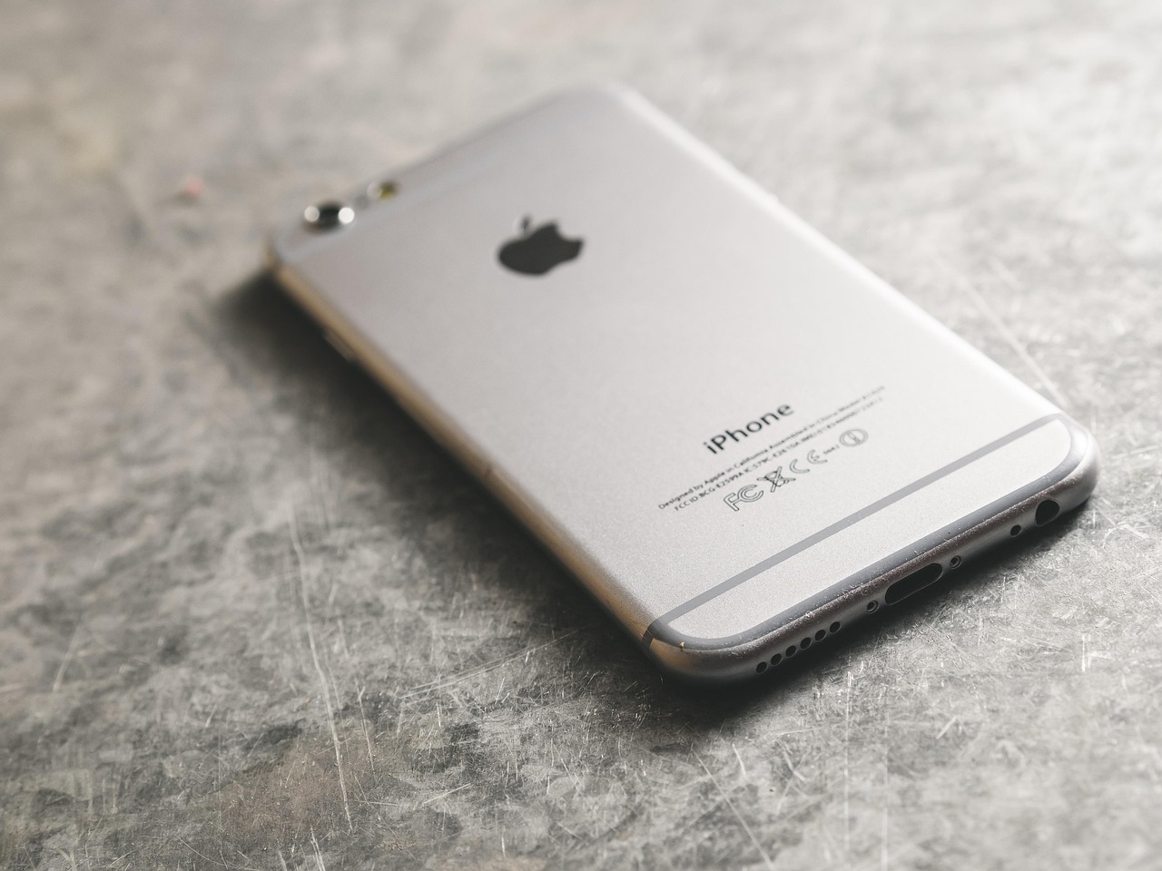 回顾与展望，苹果iPhone 4的上市时间及其历史影响