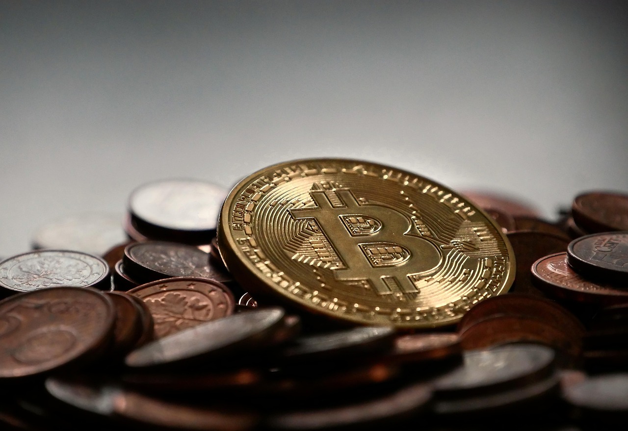 比特币十年价格走势探索，数字黄金的起伏之路